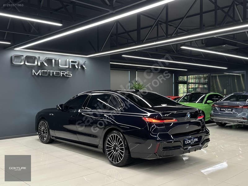 BMW i Serisi i7 M70 xDrive — 6