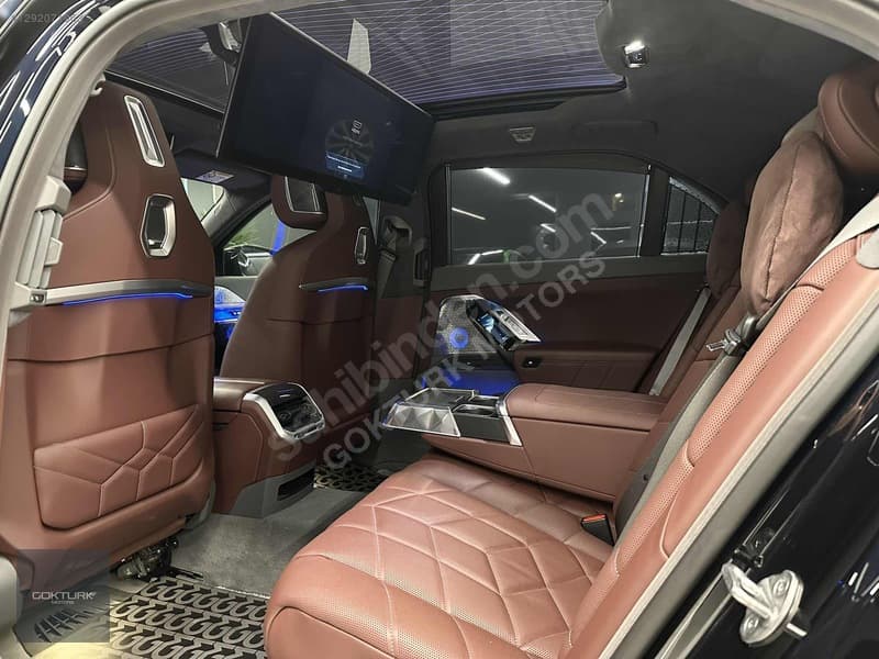 BMW i Serisi i7 M70 xDrive — 15