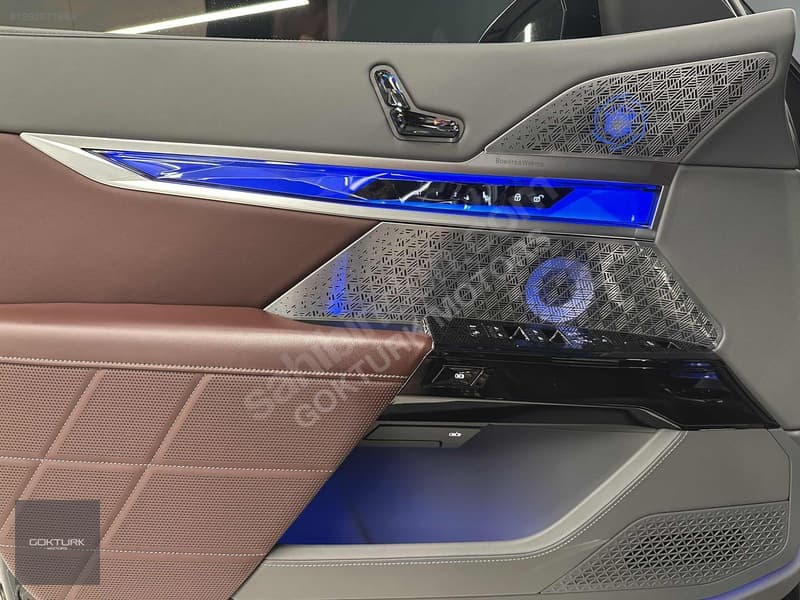 BMW i Serisi i7 M70 xDrive — 37