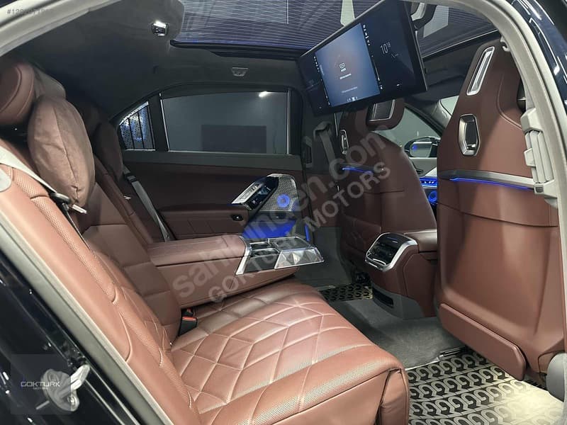 BMW i Serisi i7 M70 xDrive — 16