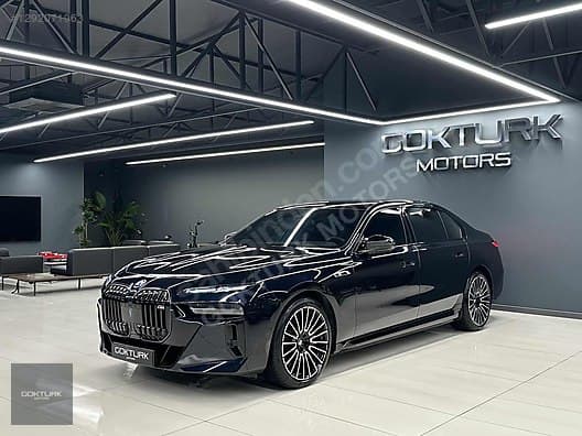 BMW i Serisi i7 M70 xDrive