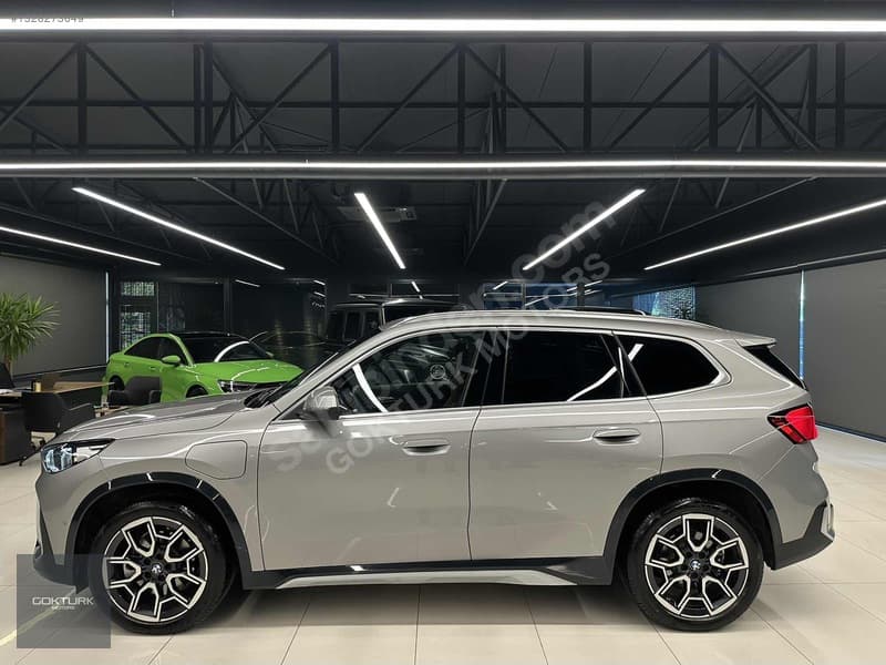 BMW X1 xDrive25e X Line — 8