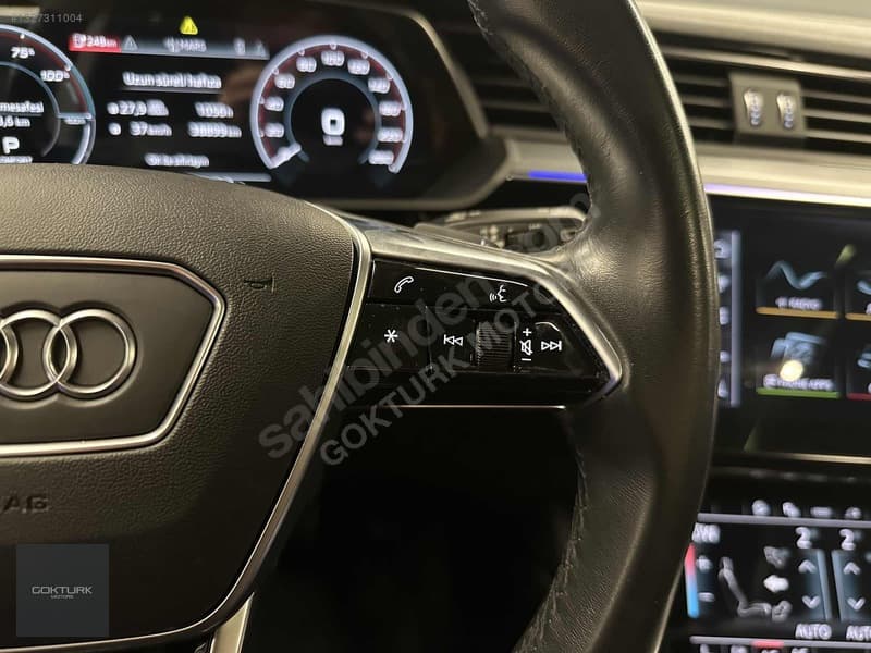 Audi e-tron 55 Quattro — 31
