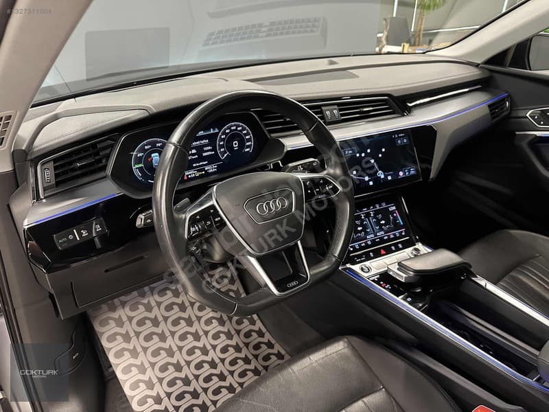 Audi e-tron 55 Quattro — 11