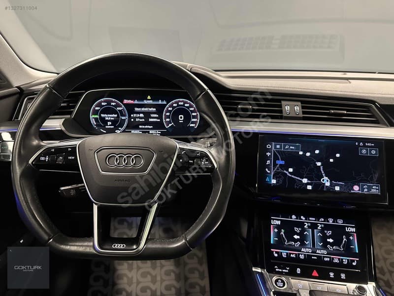 Audi e-tron 55 Quattro — 12