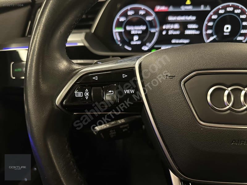 Audi e-tron 55 Quattro — 30