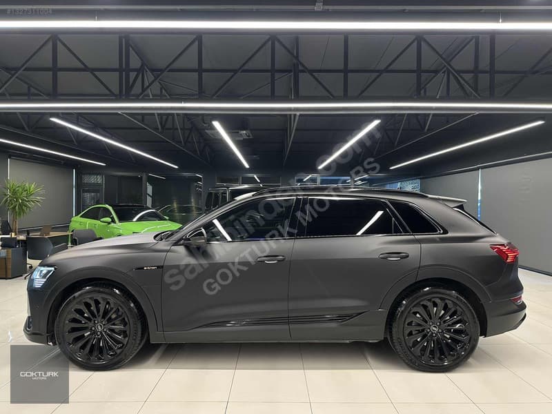 Audi e-tron 55 Quattro — 8