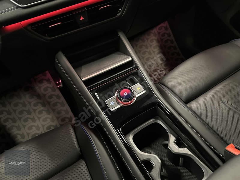 Volkswagen Tayron 1.5 e-TSI R Line — 26