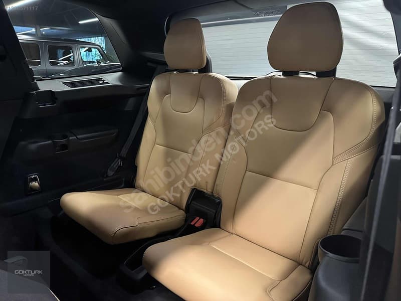 Volvo XC90 2.0 D B5 Inscription — 17