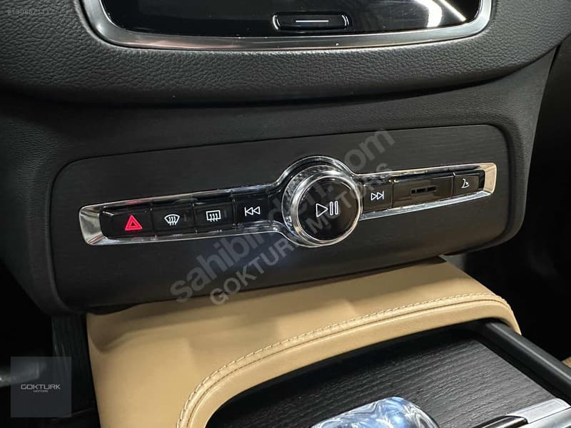 Volvo XC90 2.0 D B5 Inscription — 31