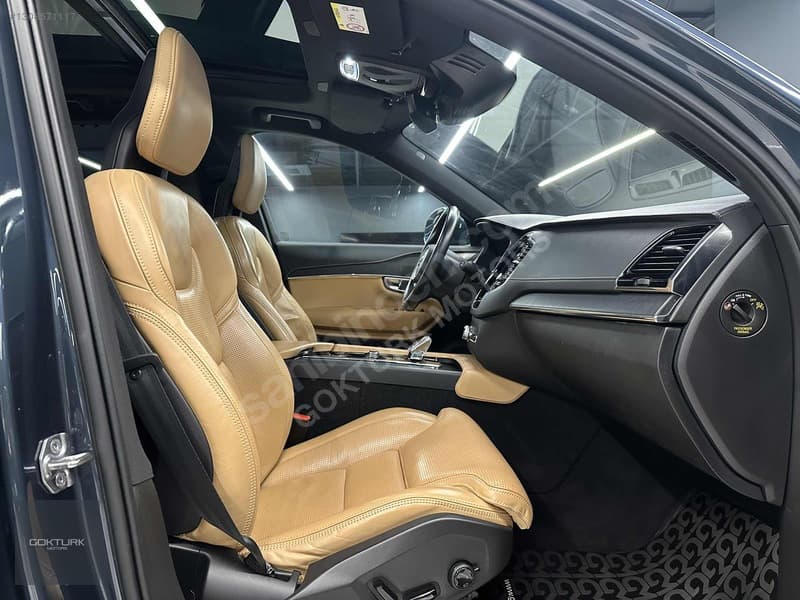 Volvo XC90 2.0 D B5 Inscription — 14