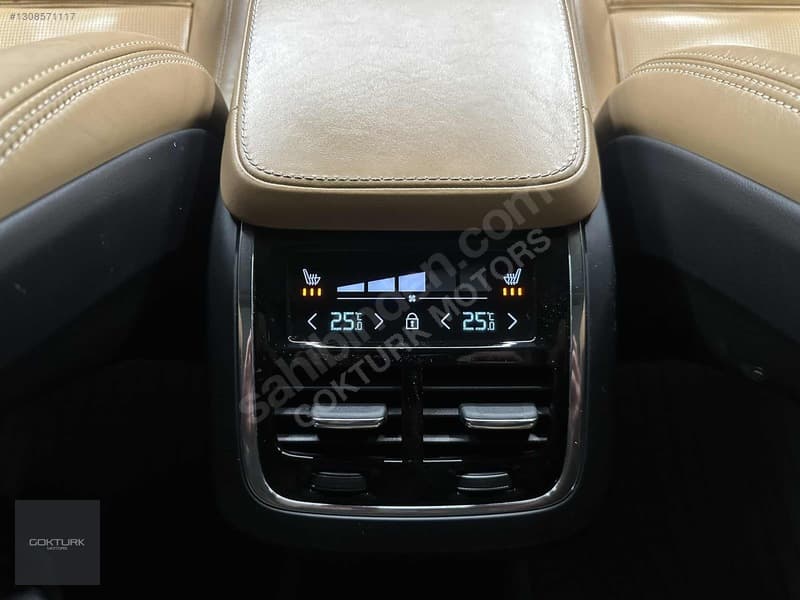 Volvo XC90 2.0 D B5 Inscription — 28