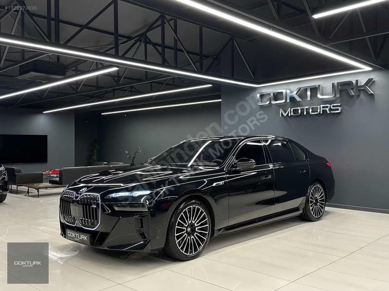 BMW i Serisi i7 M70 xDrive