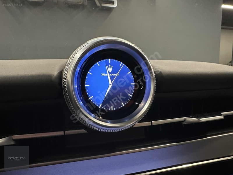 Maserati Grecale 2.0 Hybrid Modena — 24