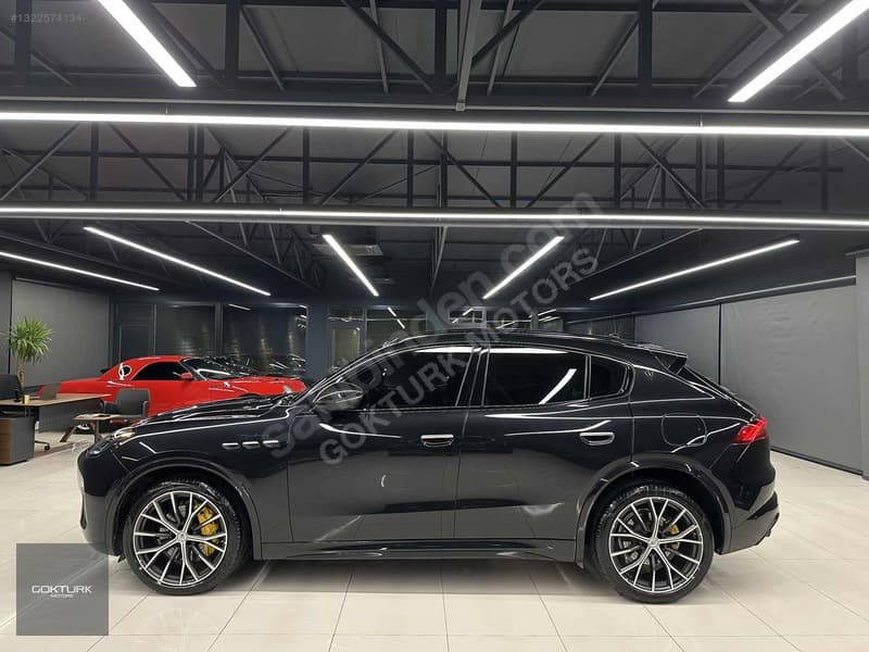 Maserati Grecale 2.0 Hybrid Modena — 8