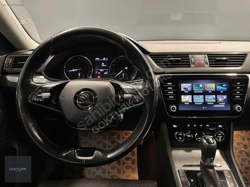 Skoda Superb 1.5 TSI Elite — 12