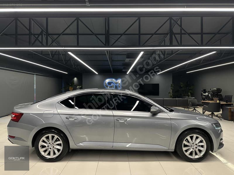 Skoda Superb 1.5 TSI Elite — 7