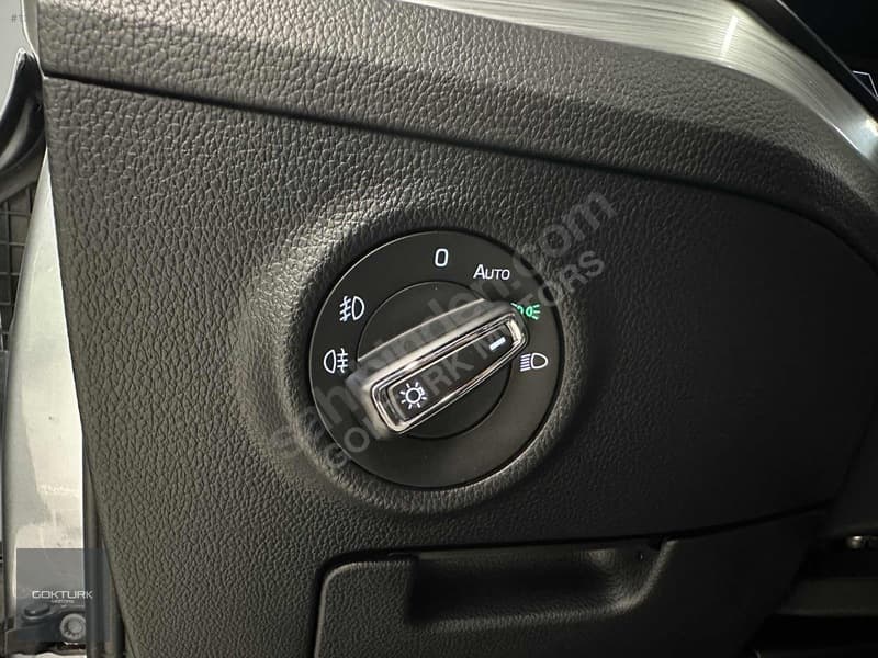 Skoda Superb 1.5 TSI Elite — 25