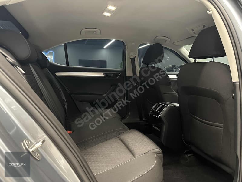Skoda Superb 1.5 TSI Elite — 16