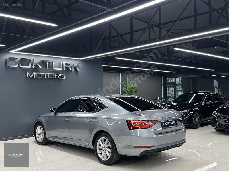 Skoda Superb 1.5 TSI Elite — 6