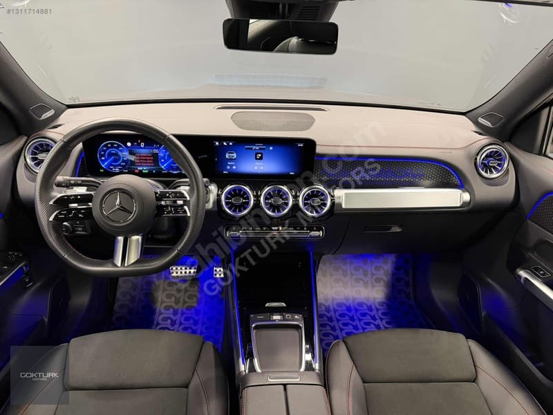 Mercedes-Benz EQB 250+ — 12