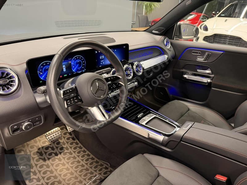 Mercedes-Benz EQB 250+ — 10