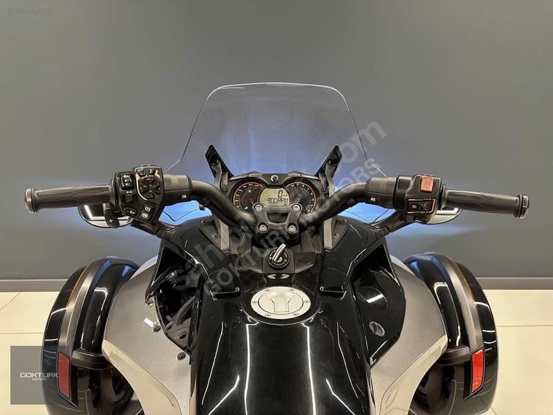 Can-Am Spyder — 9