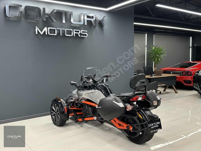 Can-Am Spyder — 6