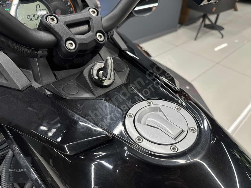 Can-Am Spyder — 11