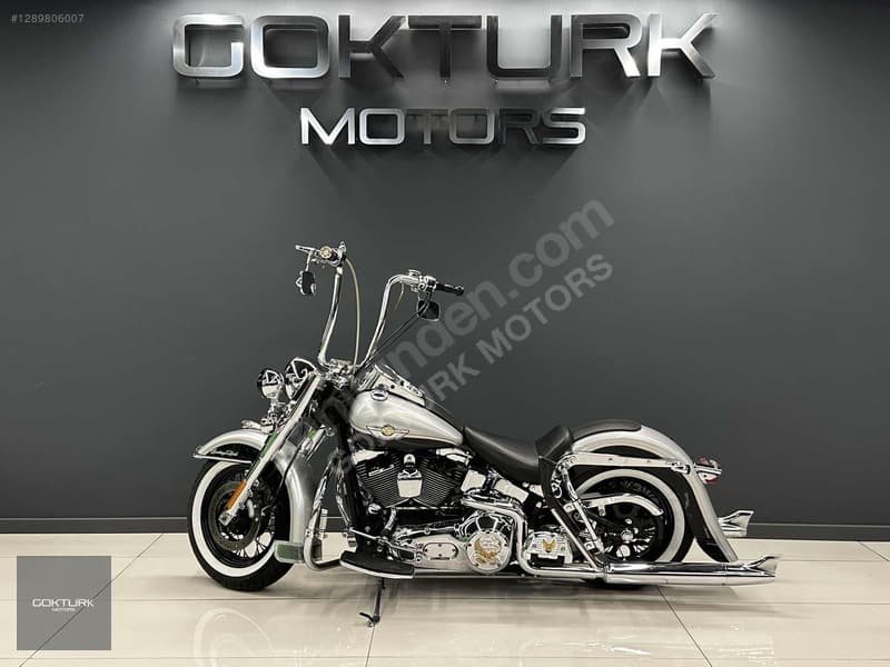 Harley-Davidson Heritage Softail Classic FLSTCI — 6