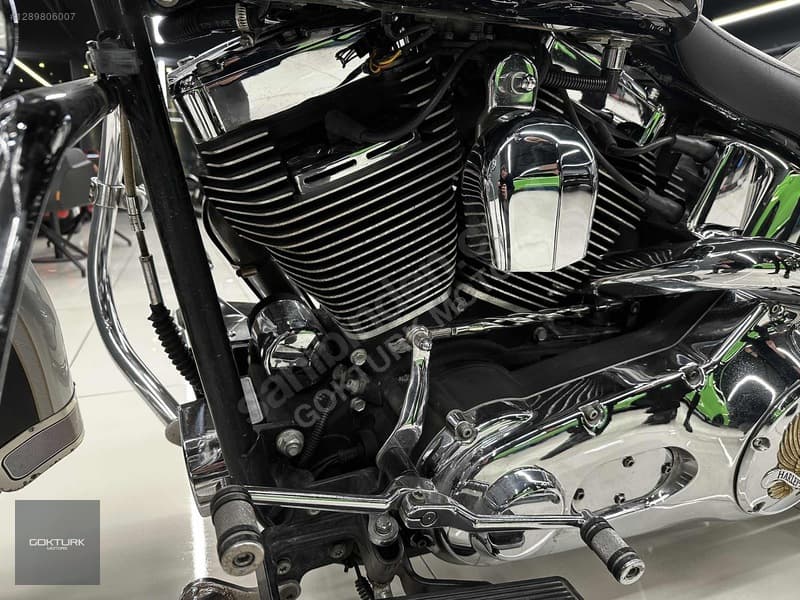 Harley-Davidson Heritage Softail Classic FLSTCI — 12