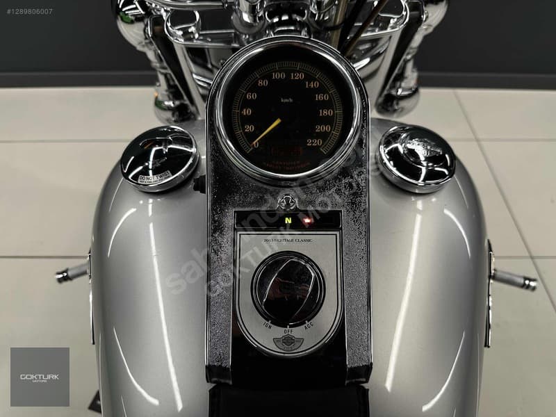 Harley-Davidson Heritage Softail Classic FLSTCI — 7
