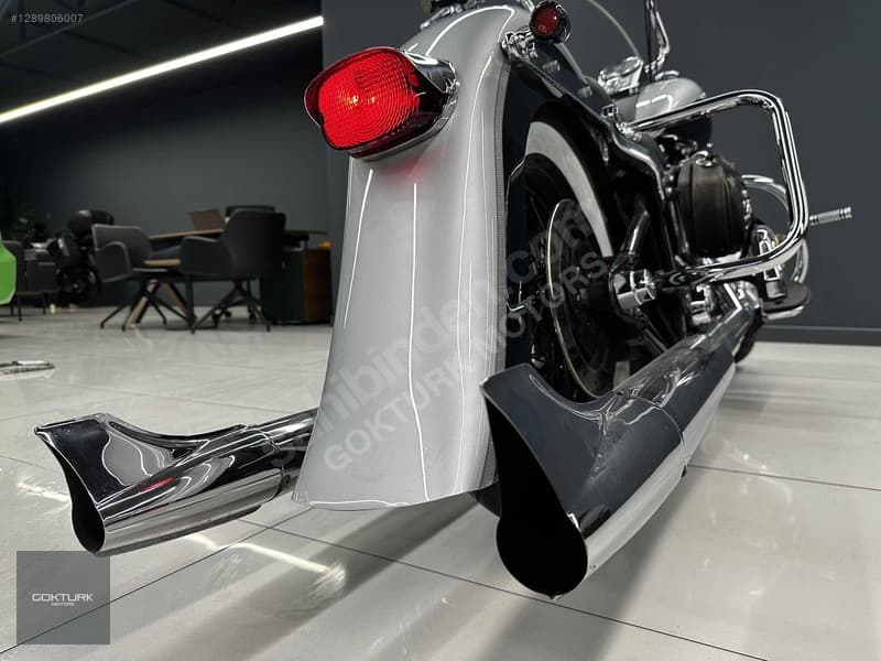 Harley-Davidson Heritage Softail Classic FLSTCI — 10