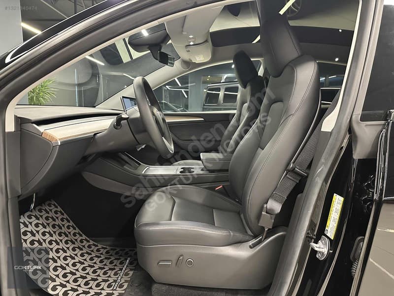 Tesla Model Y RWD (Legacy) — 13
