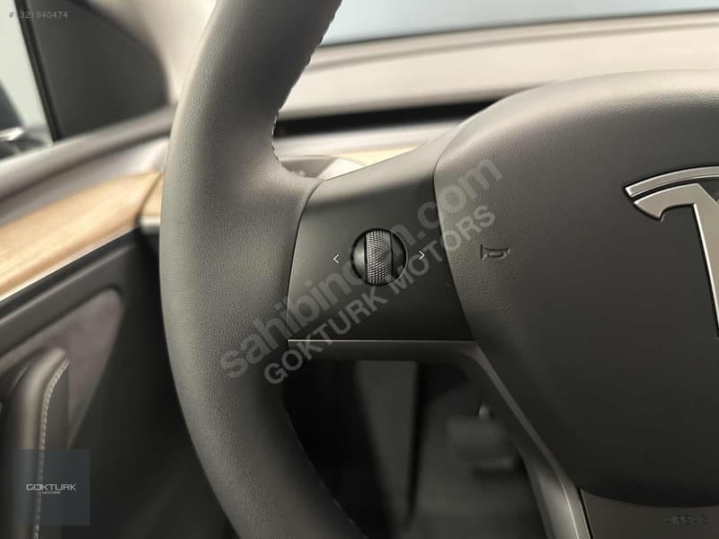 Tesla Model Y RWD (Legacy) — 31