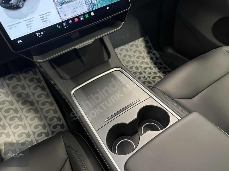 Tesla Model Y RWD (Legacy) — 28