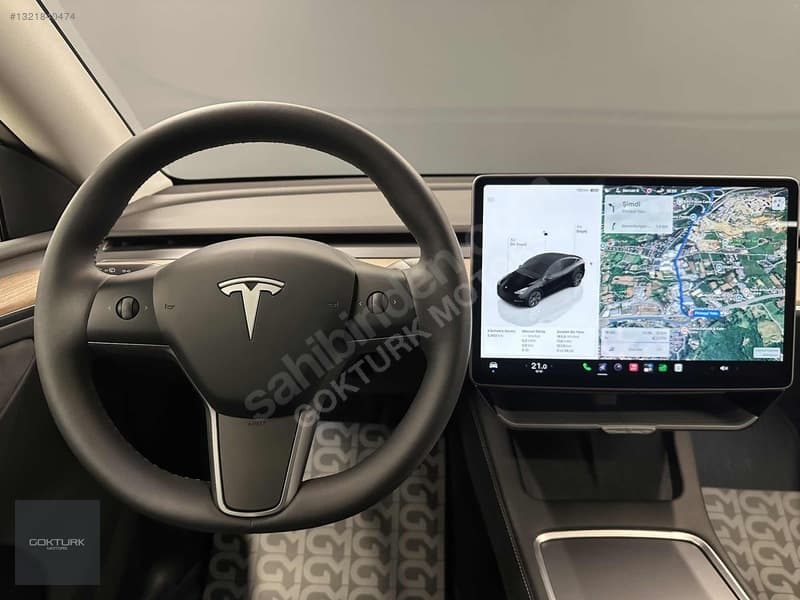 Tesla Model Y RWD (Legacy) — 12