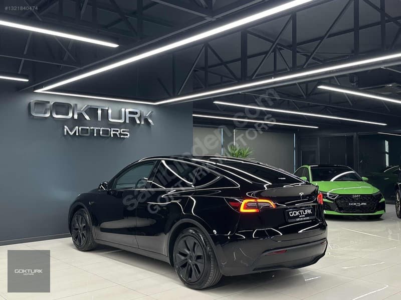Tesla Model Y RWD (Legacy) — 6