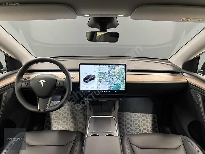 Tesla Model Y RWD (Legacy) — 11