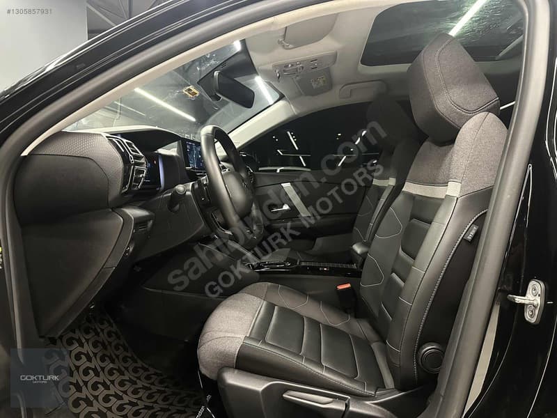 Citroen C4 X 1.2 PureTech Shine Bold — 13