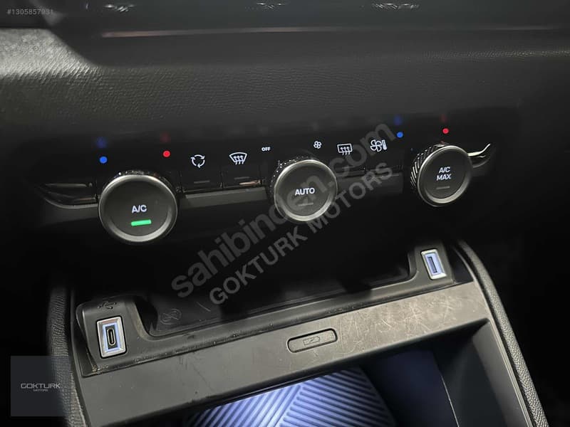 Citroen C4 X 1.2 PureTech Shine Bold — 22