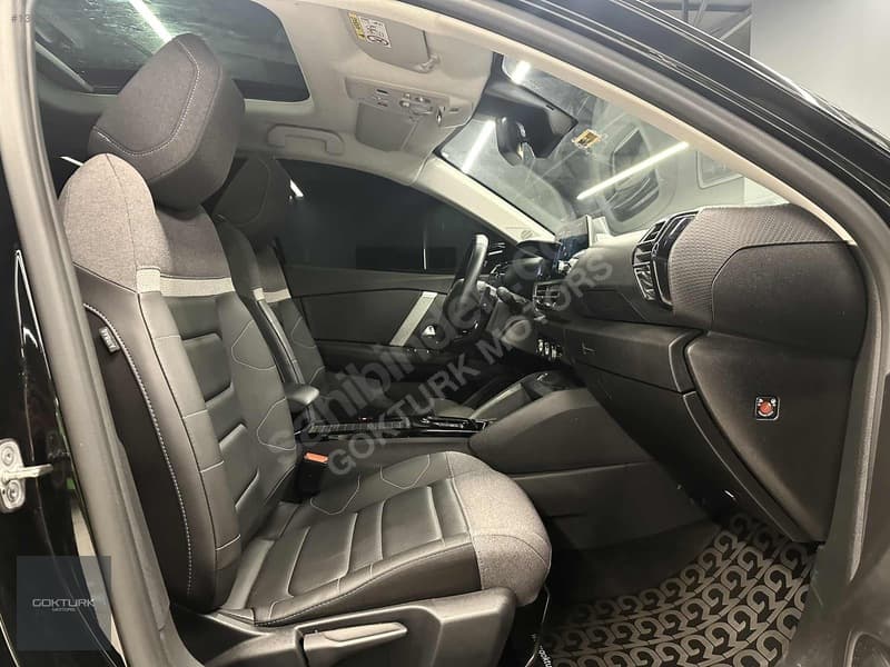 Citroen C4 X 1.2 PureTech Shine Bold — 14